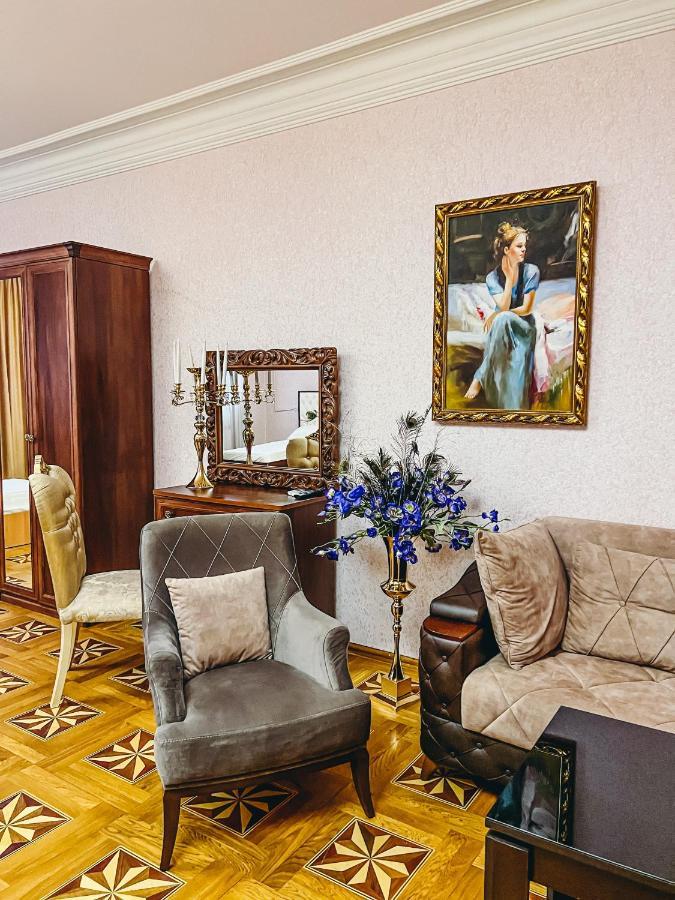 Castle Family Hotel Erevan Exterior foto